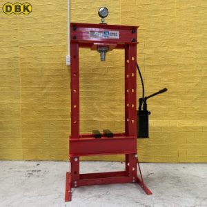 Máy ép thủy lực 30 tấn DBK